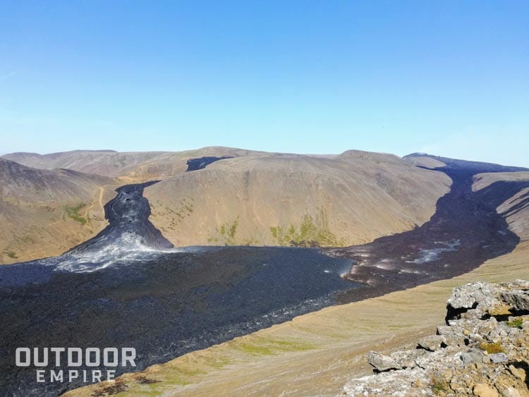 2021年，冰岛活火山喷出的熔岩