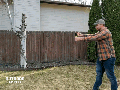 动画的人喷洒熊威慑