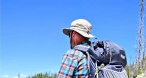 徒步旅行者与薄纱齿轮大猩猩50