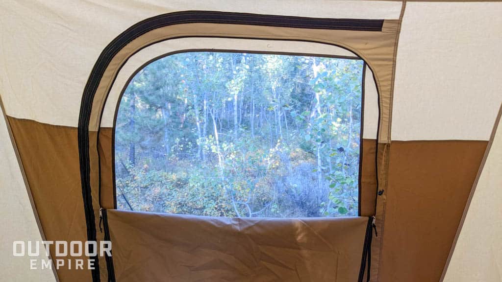 提顿台面帐篷的门和窗