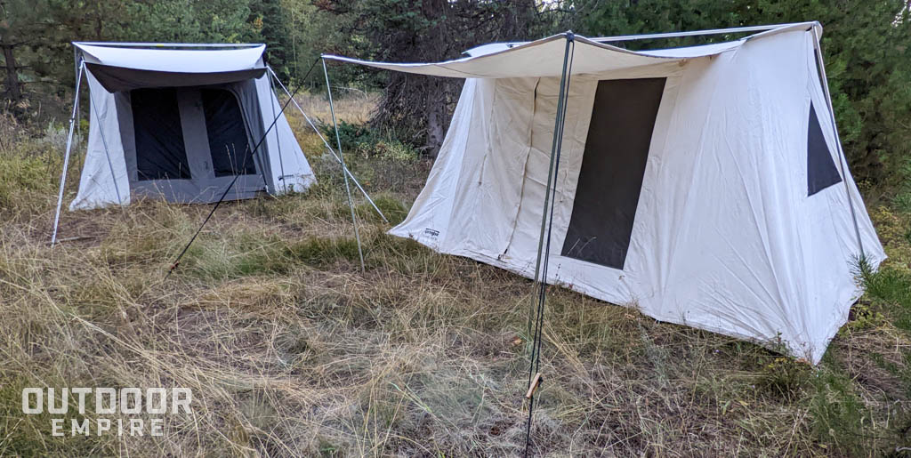 Kodiak Flex-Bow帐篷旁边的Springbar Classic Jack帆布帐篷