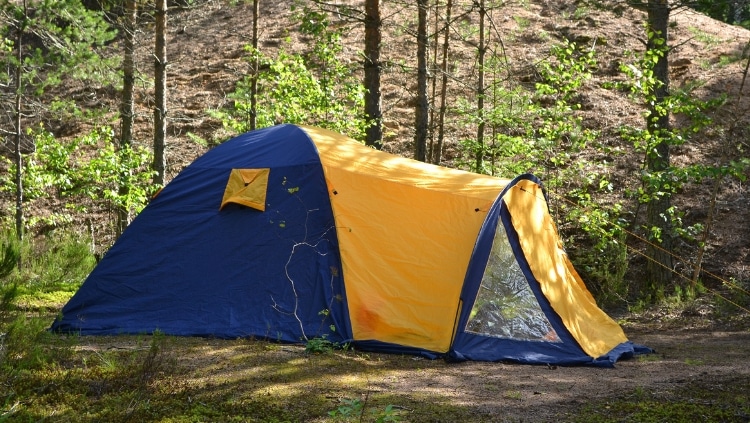 露营搭帐篷